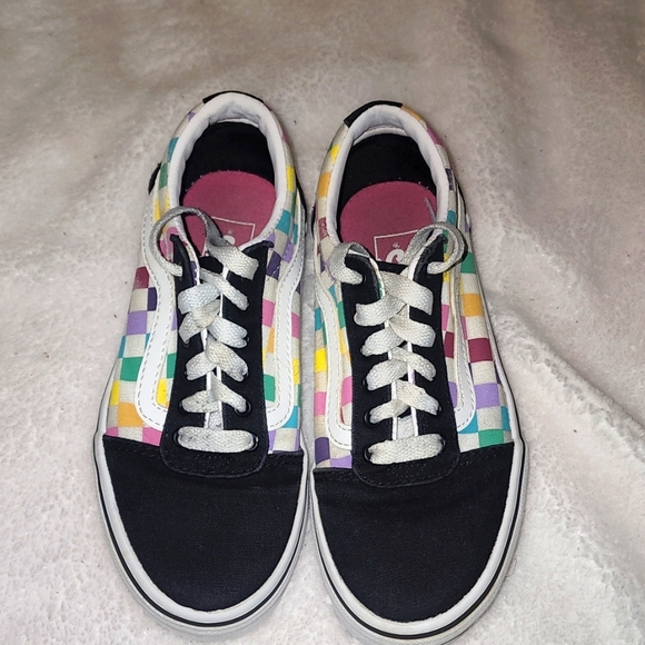 Van's - Picture 3 of 4